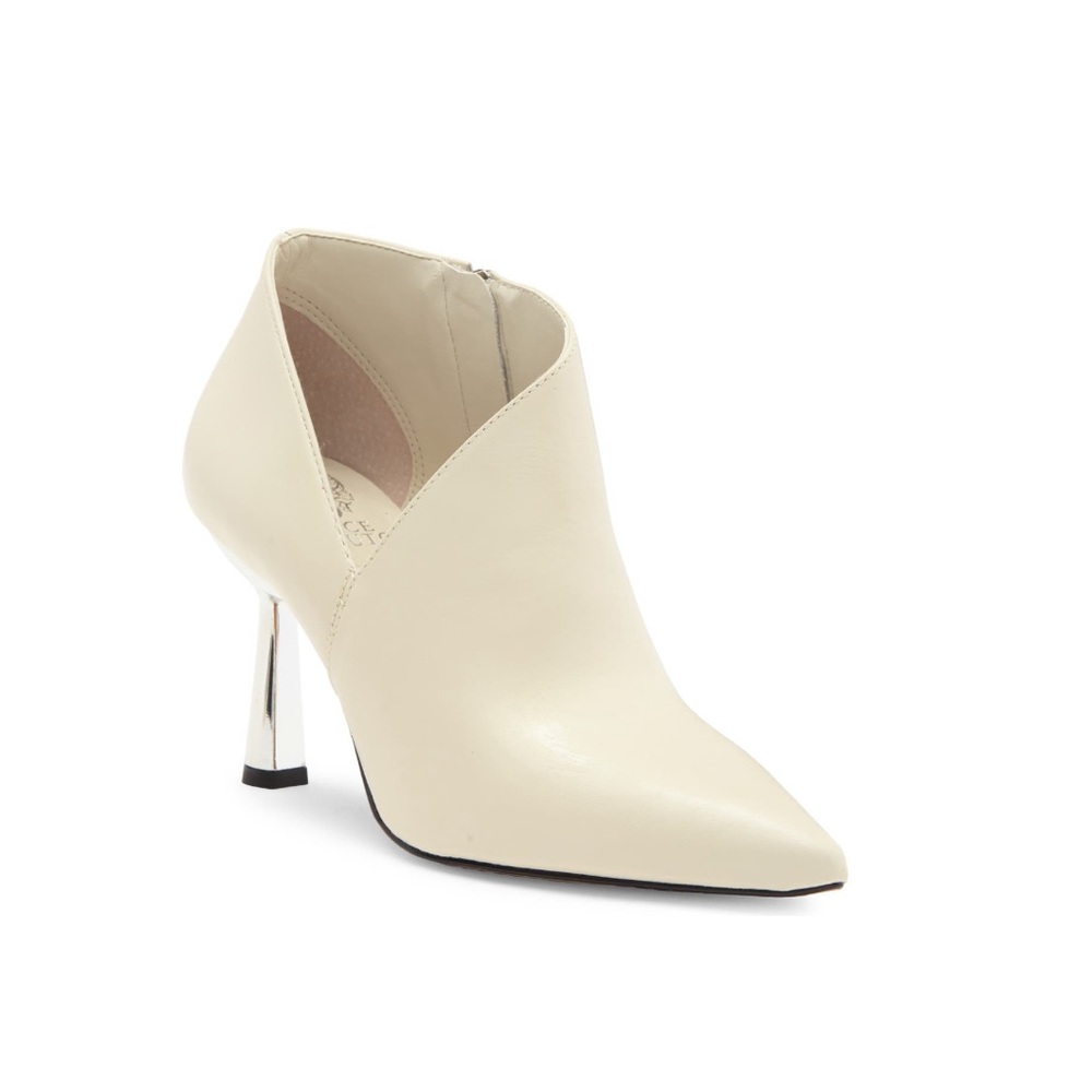 Vince Camuto Creamy White Zenith Tannido Pointed Toe Bootie Women’s Size 9